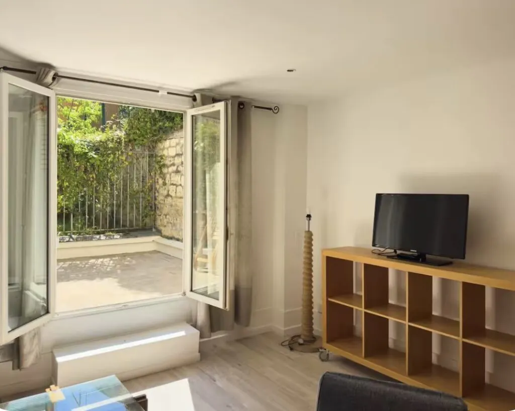 Nice apartment near Eiffel Tower — 3