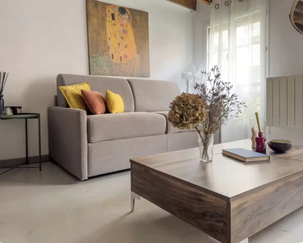 Spacious studio in central Paris — 2