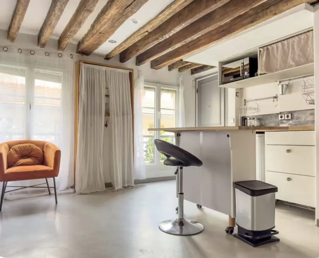 Spacious studio in central Paris — 6