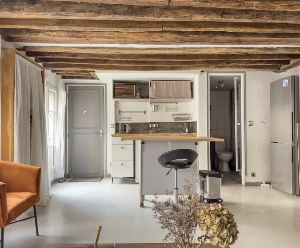 Spacious studio in central Paris — 7