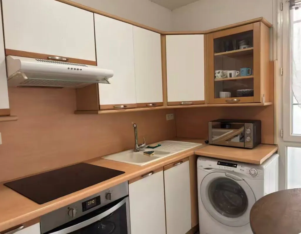 Spacious Apartment near Place de la République — 13